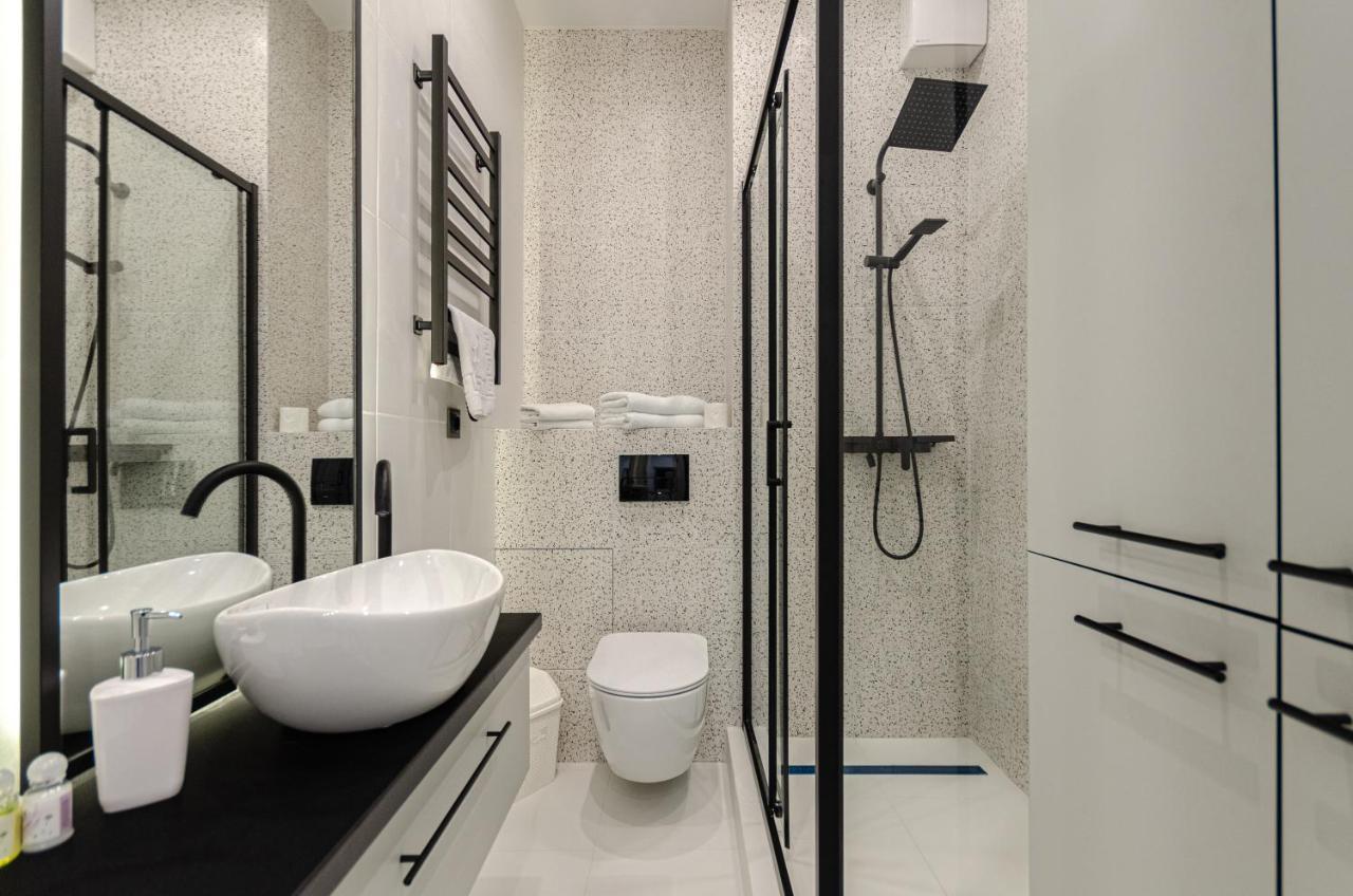 Petrovdom 166-3B In Beautiful Apartments In Rc "Yaroslaviv Grad" Kiev Bagian luar foto