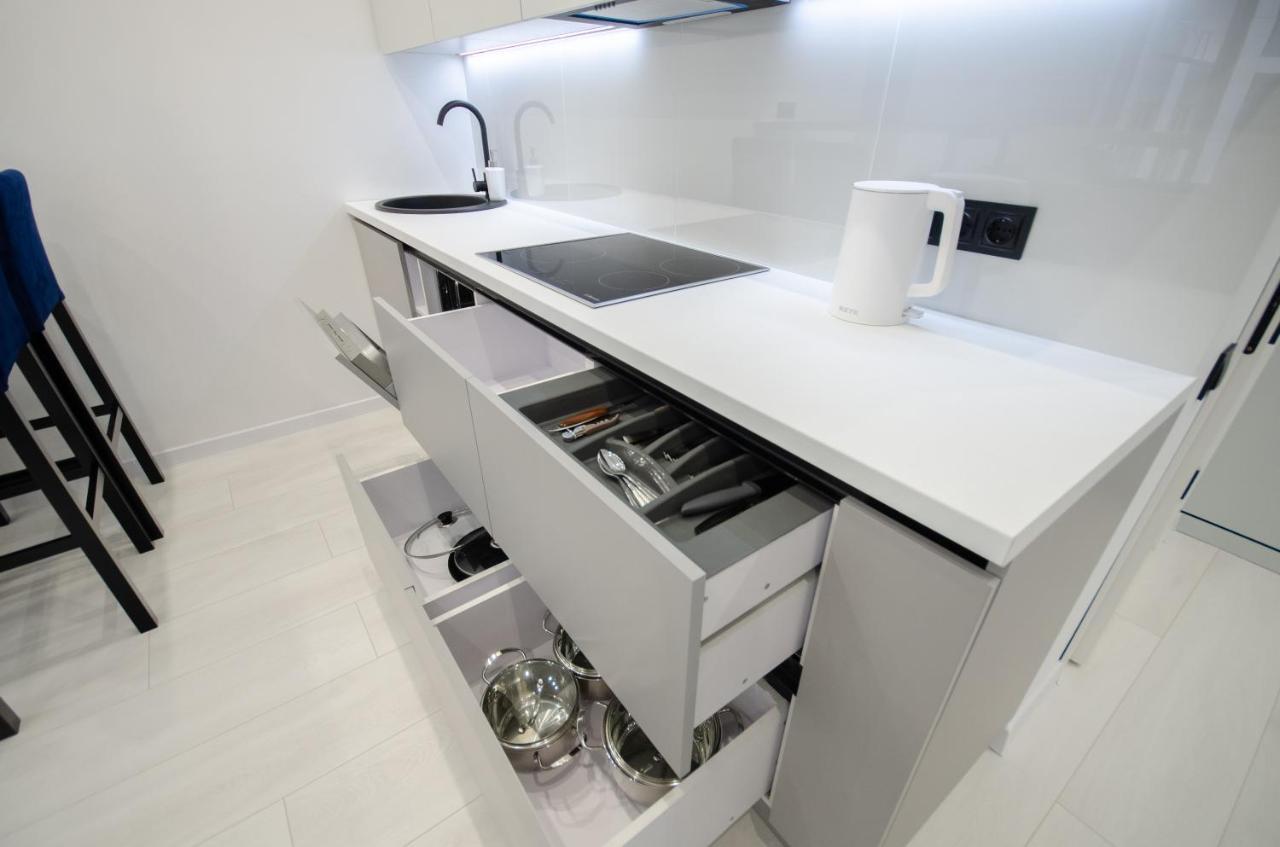 Petrovdom 166-3B In Beautiful Apartments In Rc "Yaroslaviv Grad" Kiev Bagian luar foto