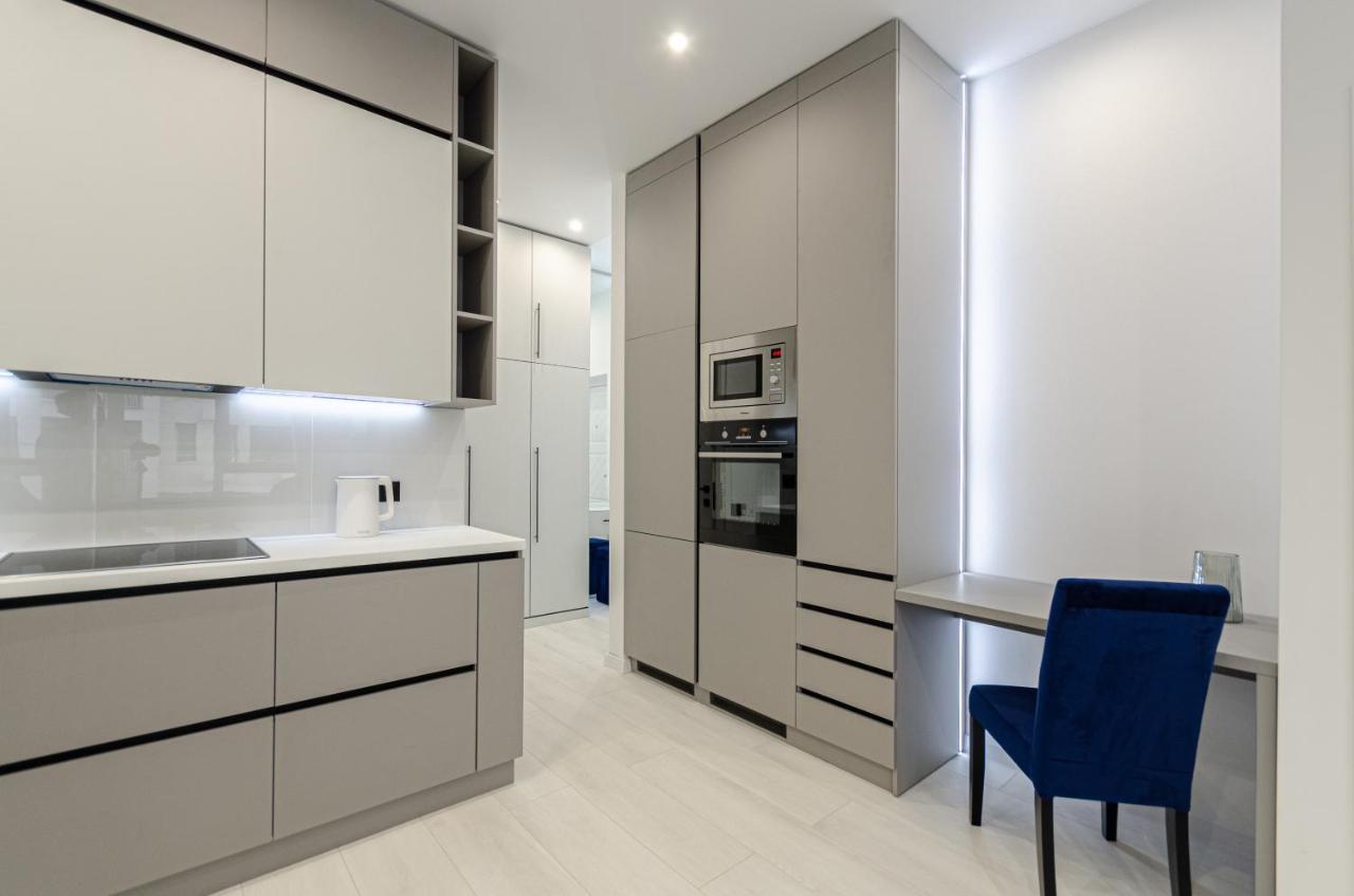 Petrovdom 166-3B In Beautiful Apartments In Rc "Yaroslaviv Grad" Kiev Bagian luar foto
