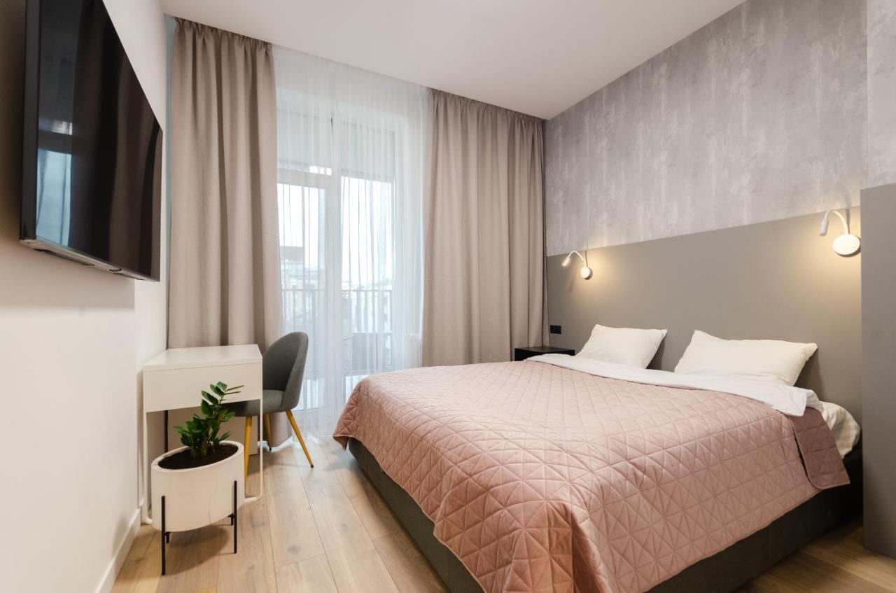 Petrovdom 166-3B In Beautiful Apartments In Rc "Yaroslaviv Grad" Kiev Bagian luar foto