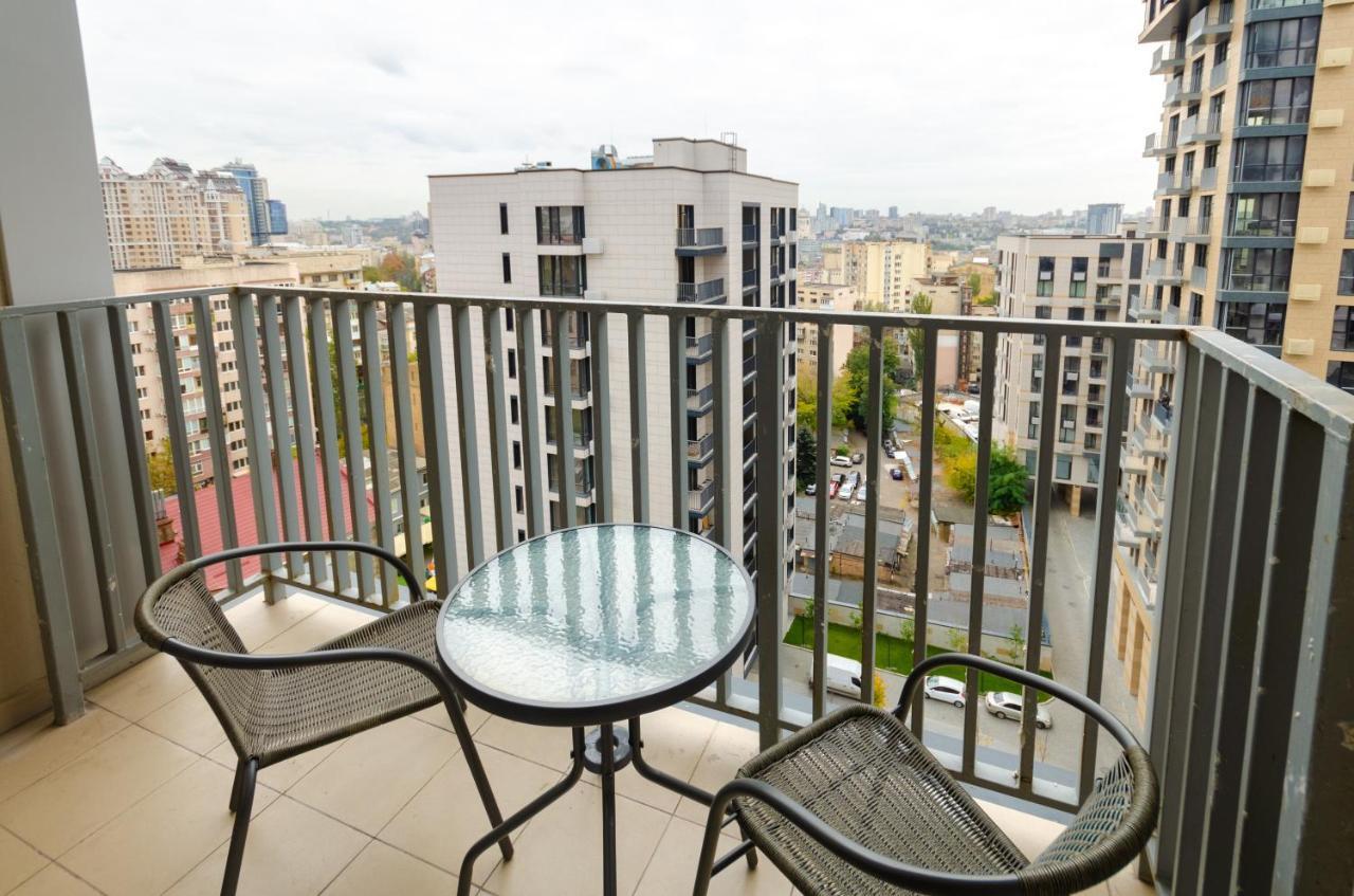 Petrovdom 166-3B In Beautiful Apartments In Rc "Yaroslaviv Grad" Kiev Bagian luar foto