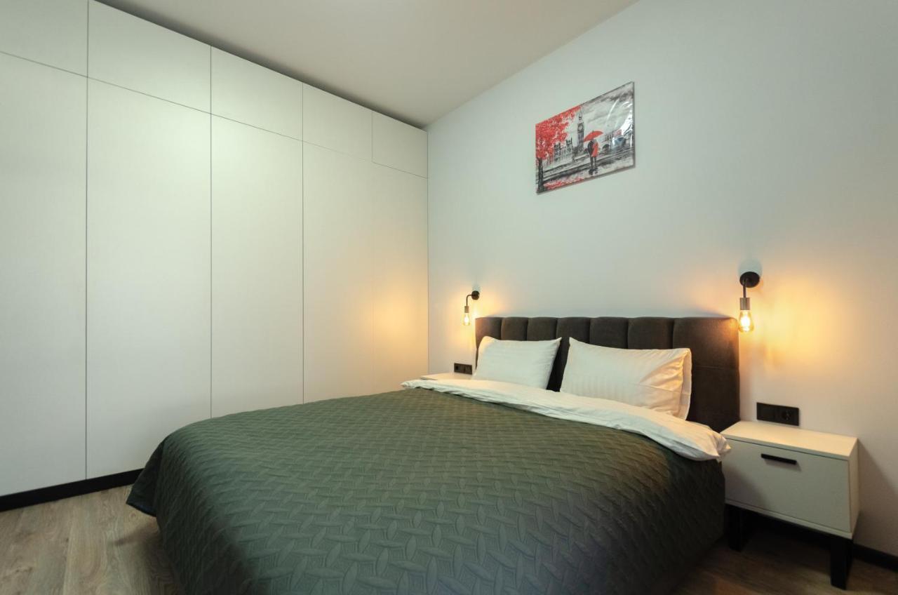 Petrovdom 166-3B In Beautiful Apartments In Rc "Yaroslaviv Grad" Kiev Bagian luar foto